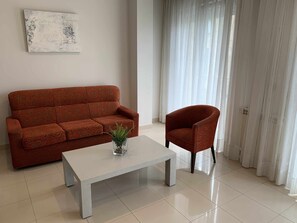 TV, DVD player - Illa apartment with balcony by the sea (Illa De Arousa, A (San Xulian))