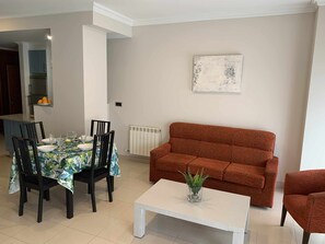 TV, DVD player - Illa apartment with balcony by the sea (Illa De Arousa, A (San Xulian))
