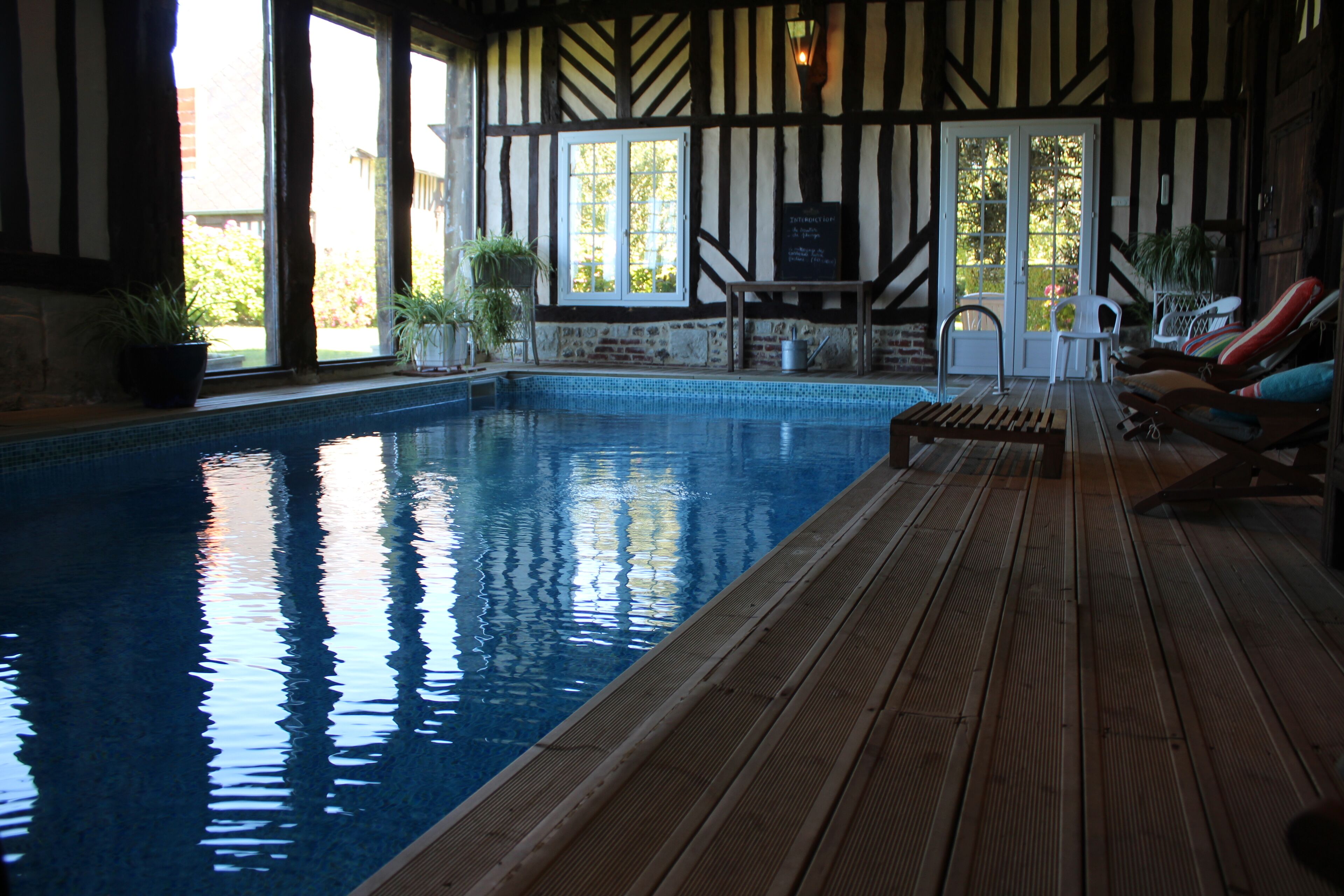 Character house 320 m2 with heated indoor pool in a stud farm