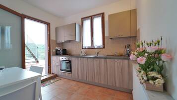 Fridge, microwave, oven, stovetop