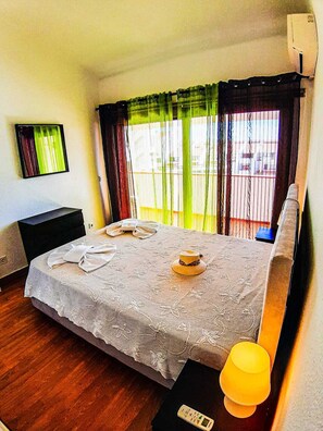 3 bedrooms, iron/ironing board, travel cot, WiFi