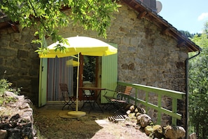 Outdoor dining - Saint Martin De Valamas: country holiday home - Saint Martin de Valamas (Intres)