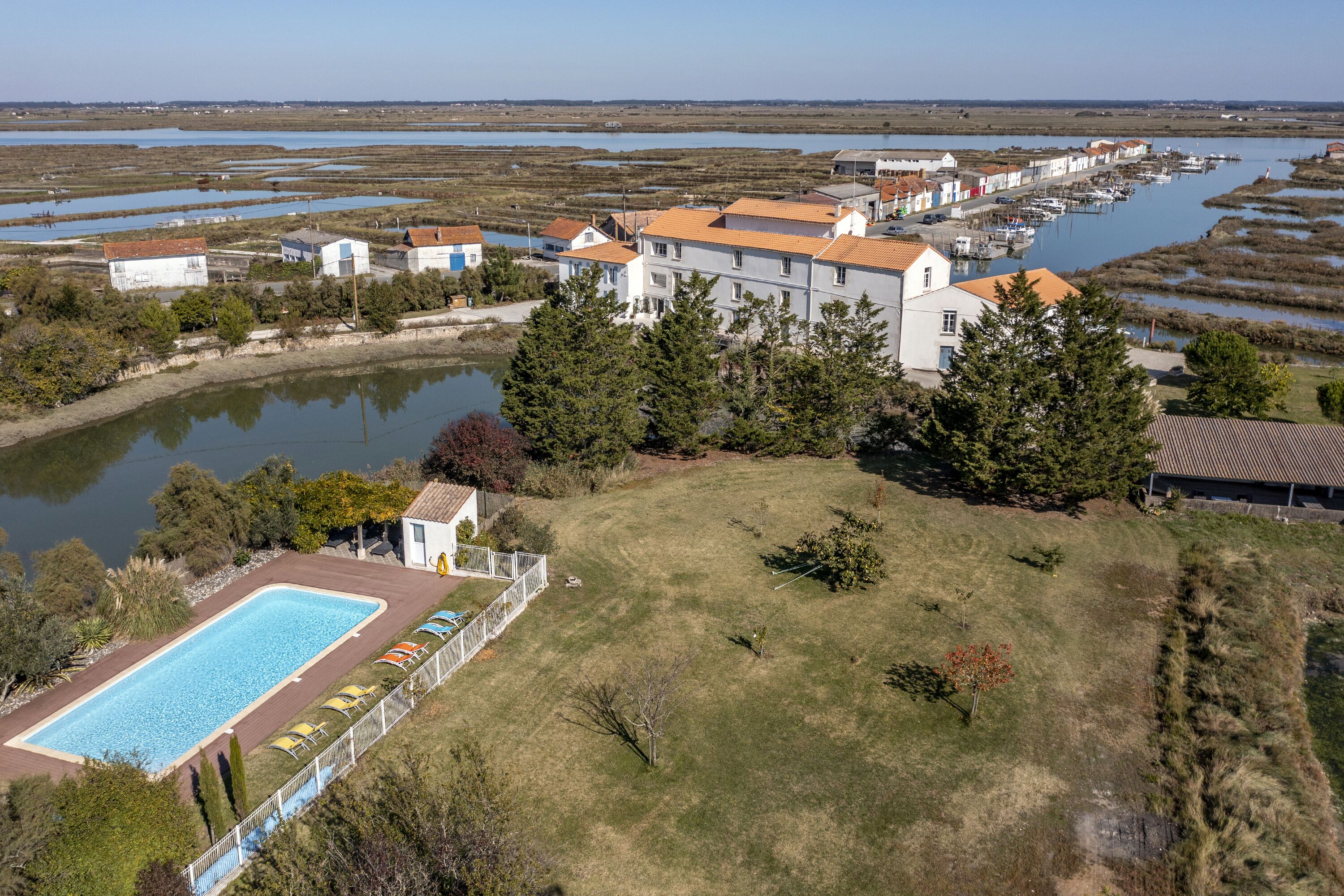 IA - Charming cottage for 4 people, swimming pool, near Royan