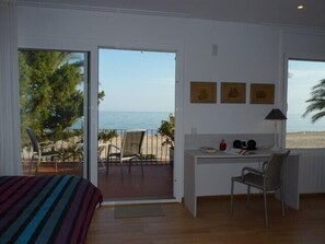 3 habitaciones, escritorio, tabla de planchar con plancha y wifi gratis 