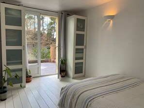 3 chambres, bureau, fer et planche à repasser, Wi-Fi gratuit