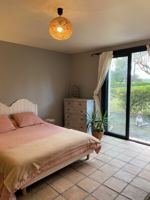 3 Schlafzimmer, Schreibtisch, Bügeleisen/Bügelbrett, kostenloses WLAN