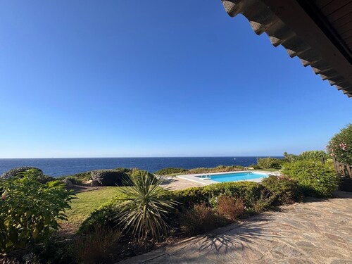 WONDERFUL VILLA ON THE SEA 8/10 PEOPLE 