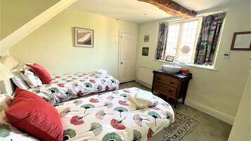 3 chambres, fer et planche à repasser, accès Internet, draps fournis