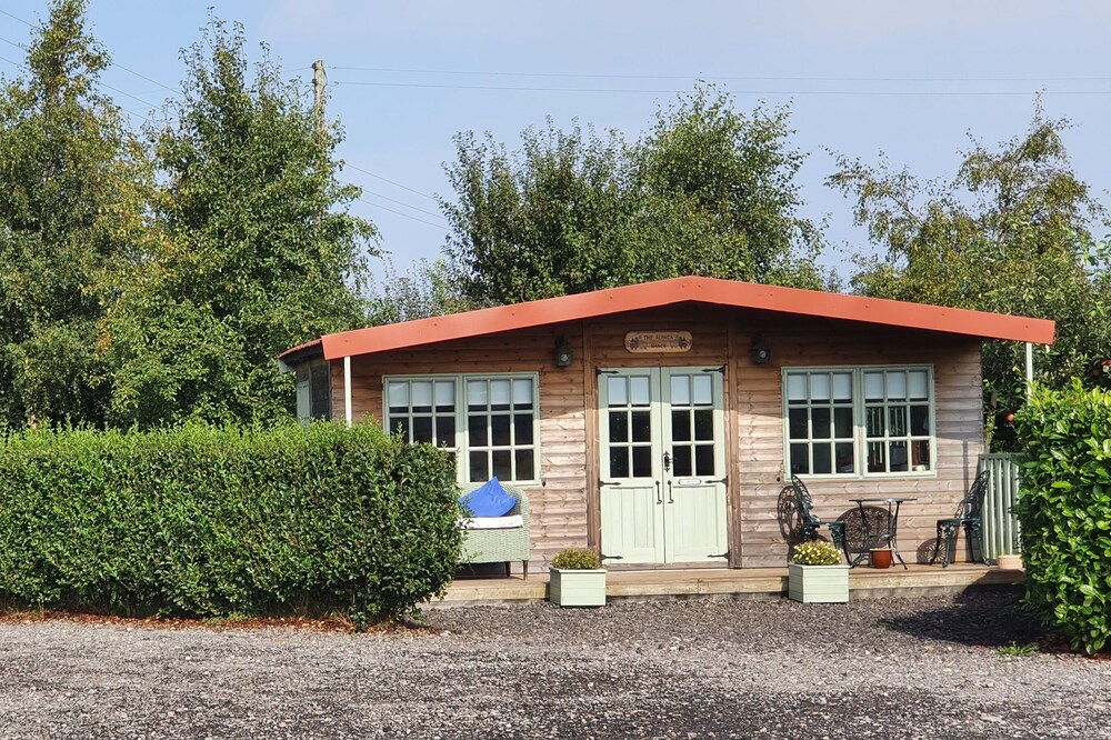 Marshland Alpacas Glamping Lodge
