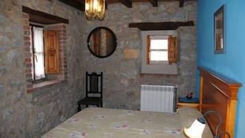 4 chambres, fer et planche à repasser, draps fournis