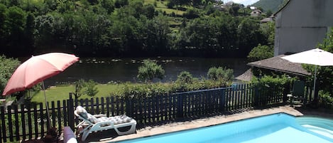 Outdoor pool, sun loungers