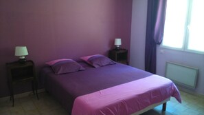 4 chambres, fer et planche à repasser, Wi-Fi, draps fournis