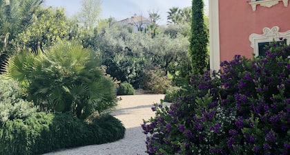 Portion of villa Liberty with garden 200mt from the sea and the center of Silvi