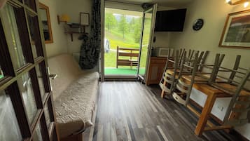 1 室のベッドルーム、アイロン / アイロン台、WiFi (無料)