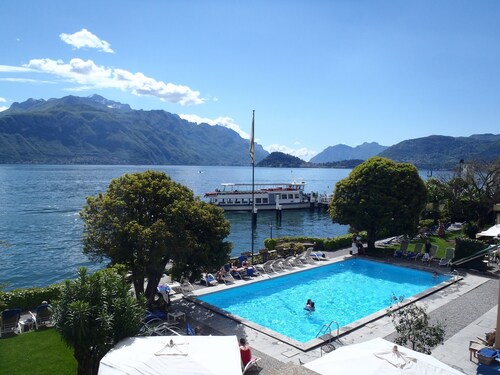 Stunning Views, Perfect Location, Walk To All Facilities