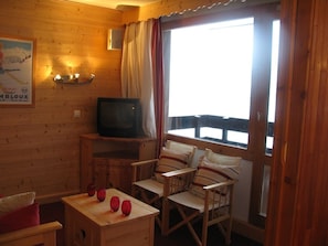 電視、電子遊戲、足球機