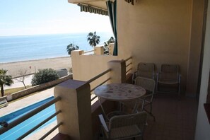 Outdoor dining - Apartment/ flat - 1st see line - Wifi (Sant Carles De La Ràpita)