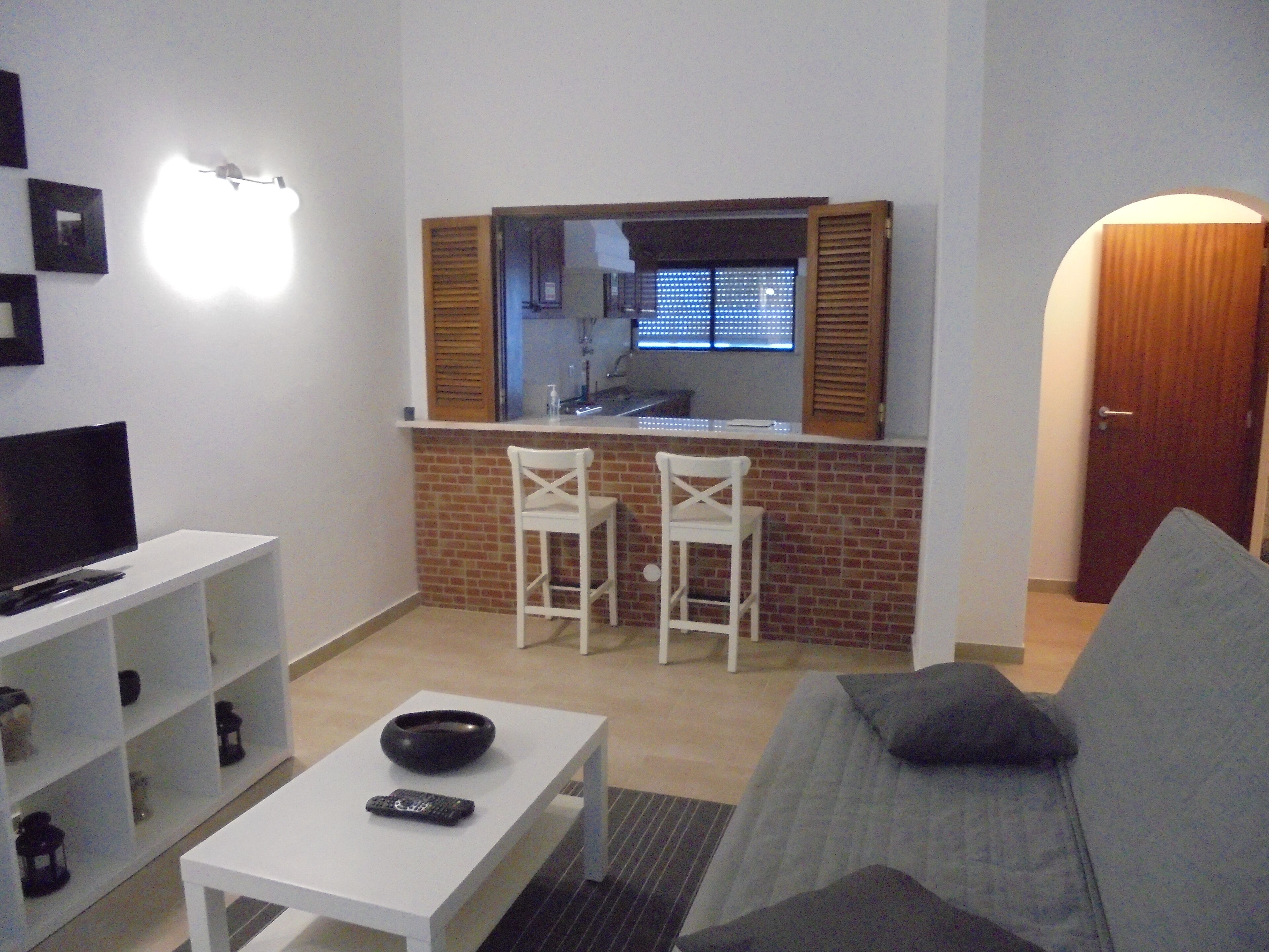 Top Floor Apartment in a Villa (Access to a Garden, outside Jacuzzi, Free Park