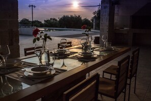 Outdoor dining