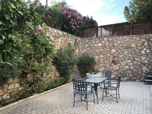 Holiday Villa with Pool, Gardens & Panoramic Views from the Roof Terrace 