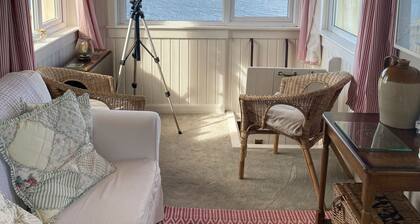 Secluded island hideaway for 2 with panoramic sea views