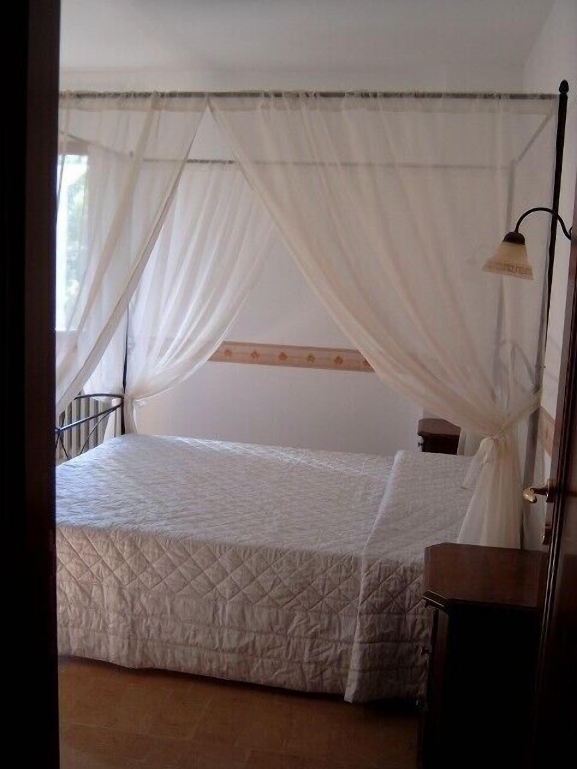 country house in Marche with 5 apartments and pool: OFFERS LAST MINUTE !!