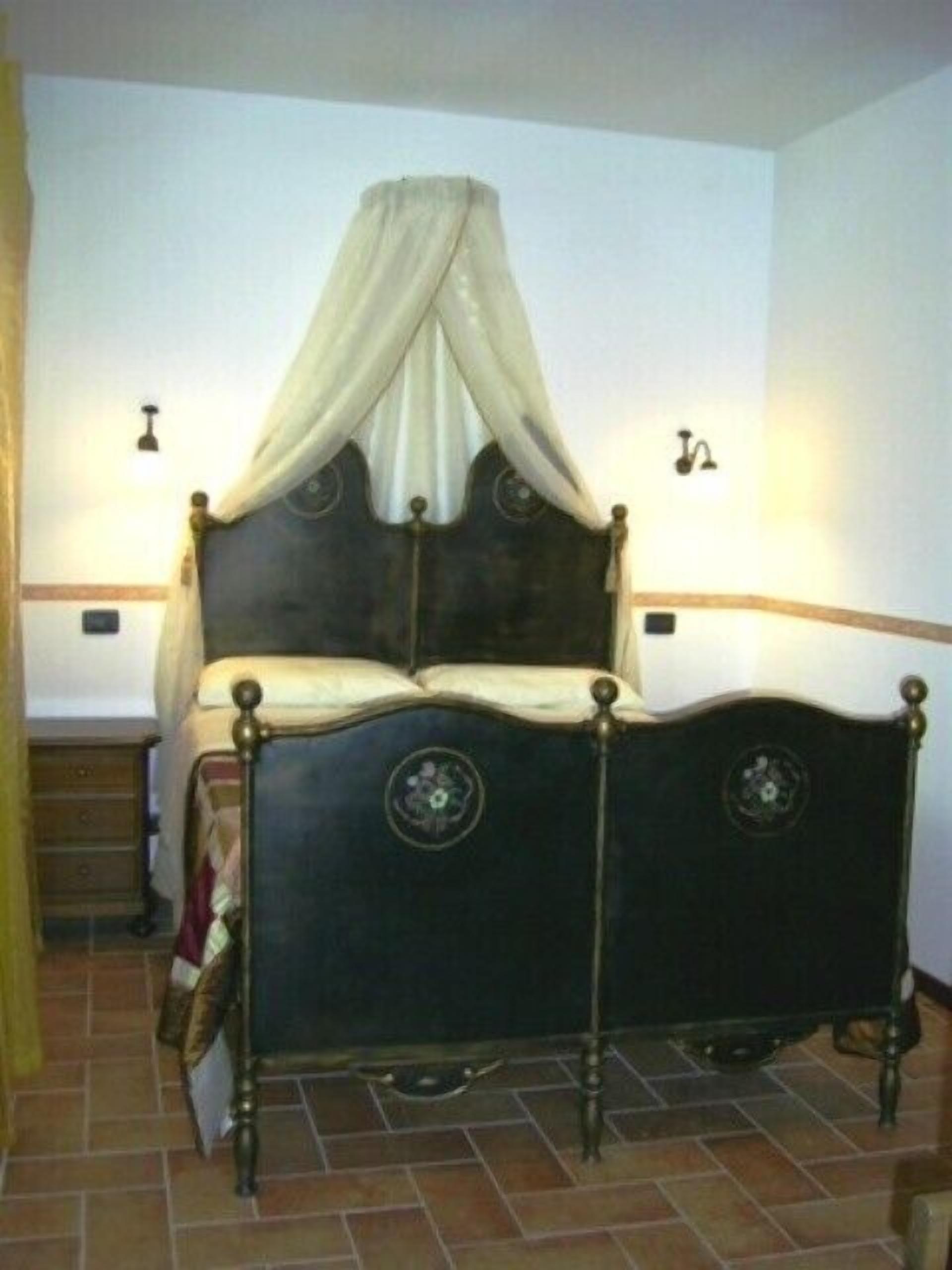 country house in Marche with 5 apartments and pool: OFFERS LAST MINUTE !!