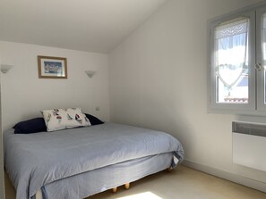 3 chambres, fer et planche à repasser, Wi-Fi gratuit, draps fournis