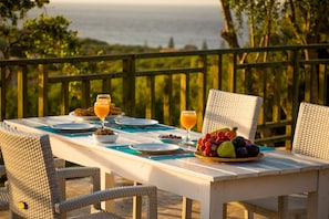 تناول الطعام بالخارج