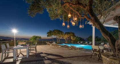 Villa mit Meerblick, Pool und Frühstück inklusive