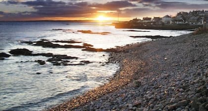 JOHNSHAVEN Holiday Home on the Beach