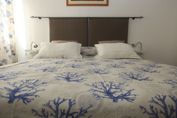 1 bedroom, in-room safe, iron/ironing board, travel cot