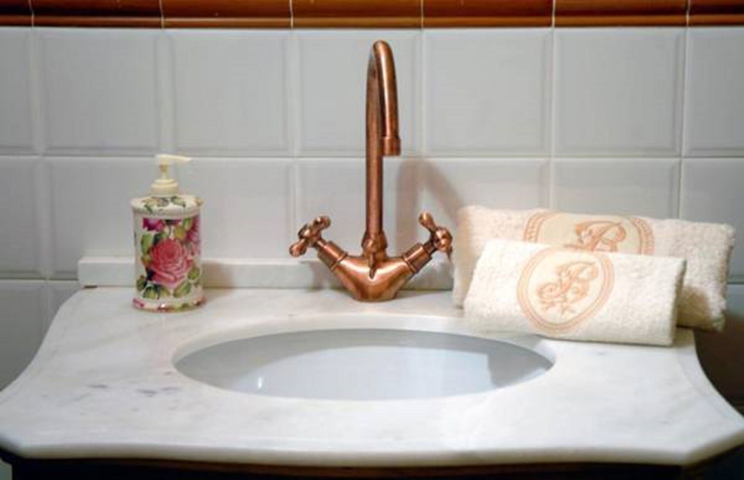 Romantic bb in the historic center of castiglione del lago between Umbria and Tuscany