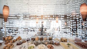 Desayuno buffet incluido todos los días