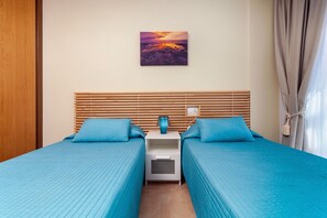 2 habitaciones, tabla de planchar con plancha y wifi gratis 