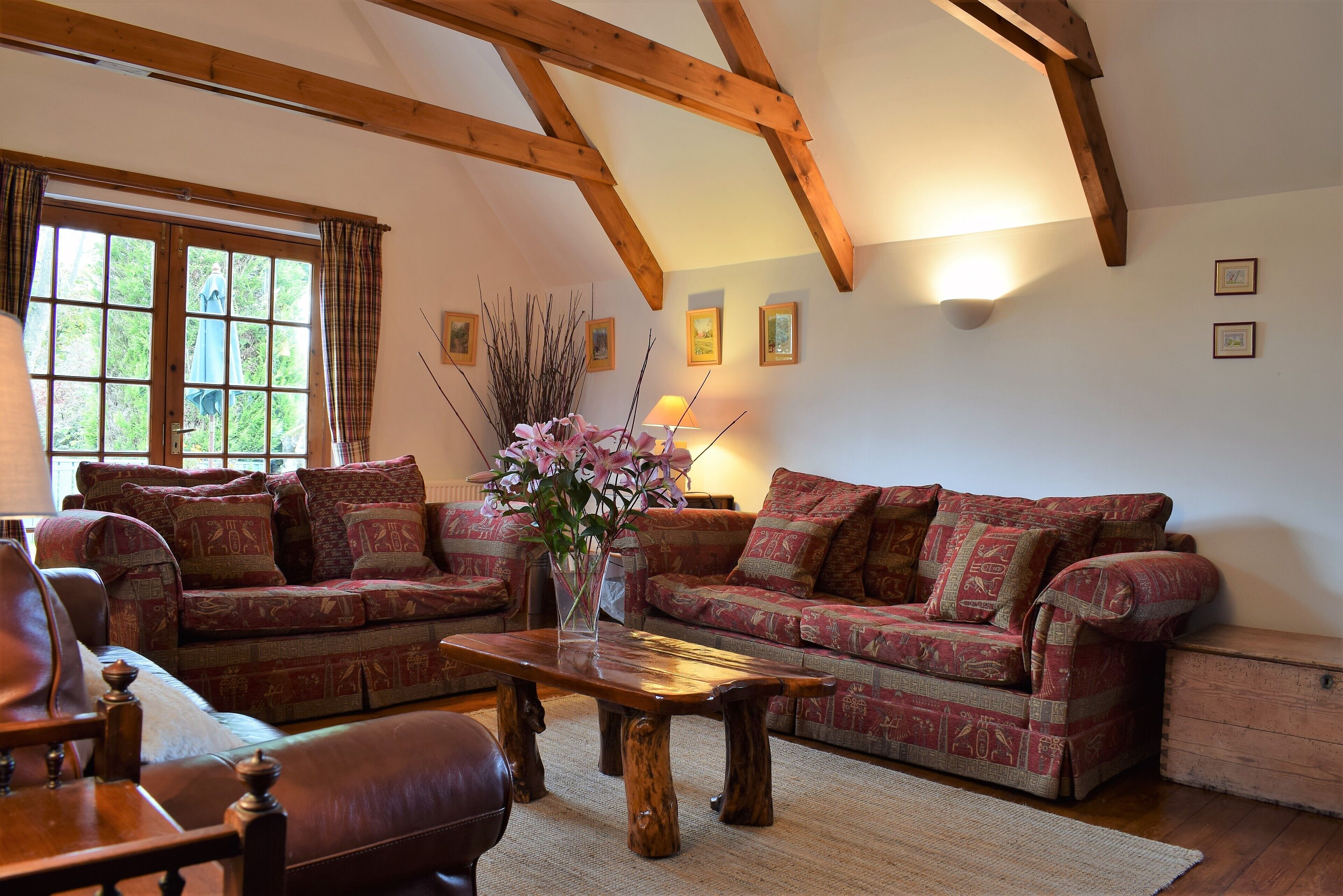 Beautiful, detatched 300 year old, fully renovated cottage with country views