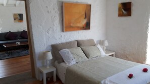 2 chambres, fer et planche à repasser, Wi-Fi, draps fournis