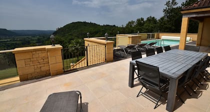 Charming stone villa with pool near SARLAT