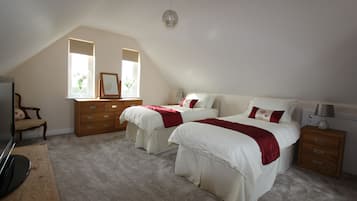 1 camera, ferro/asse da stiro, lenzuola