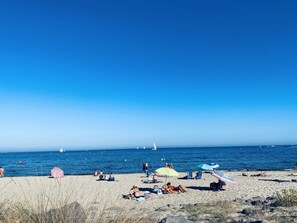 Beach nearby, sun loungers