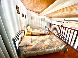 3 bedrooms, iron/ironing board, travel crib, free WiFi