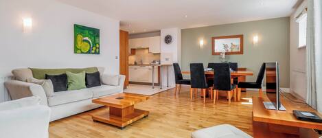 Télévision, lecteur de DVD, espaces bureaux