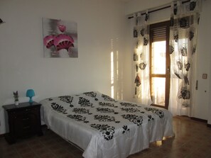 2 bedrooms, bed sheets
