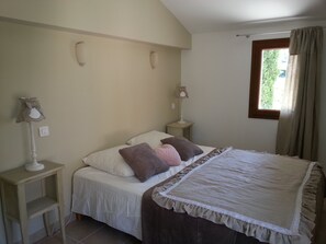 3 bedrooms, iron/ironing board, travel cot, WiFi