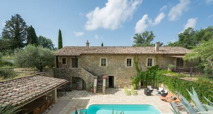Charming mill dating from the 18th century 10 km from UzĂšs