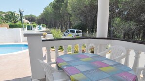 Outdoor dining - House very beautiful in quiet area (l'Escala)