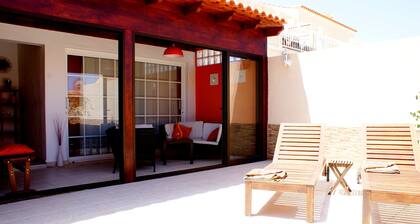 3 Bed, 2 bath house - great location & views - Hot Tub, BBQ, FIBRE Wifi, SKY