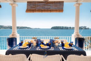 Outdoor dining - Extraordinary seafront villa with pool for up to 9 people (Lozica)