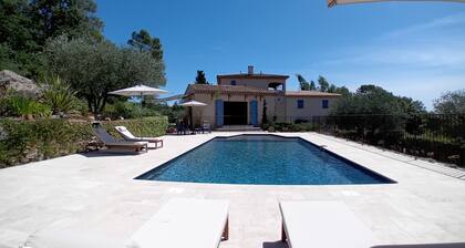 L'AVENTURA***.Havre de paix,nichée dans l'un des plus beaux villages de France.