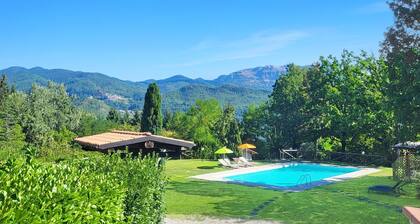 Schönes Haus mit herrlichem Blick, großem Garten und privatem Pool